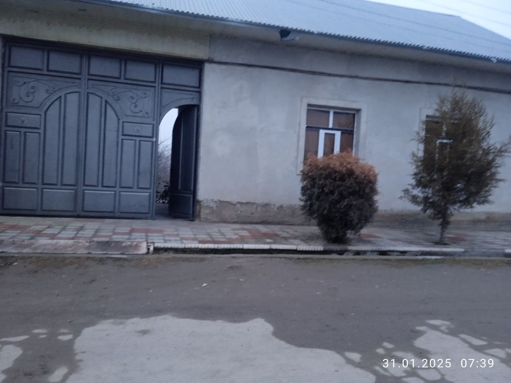 Ховли сотилади 9сотих 7 хона