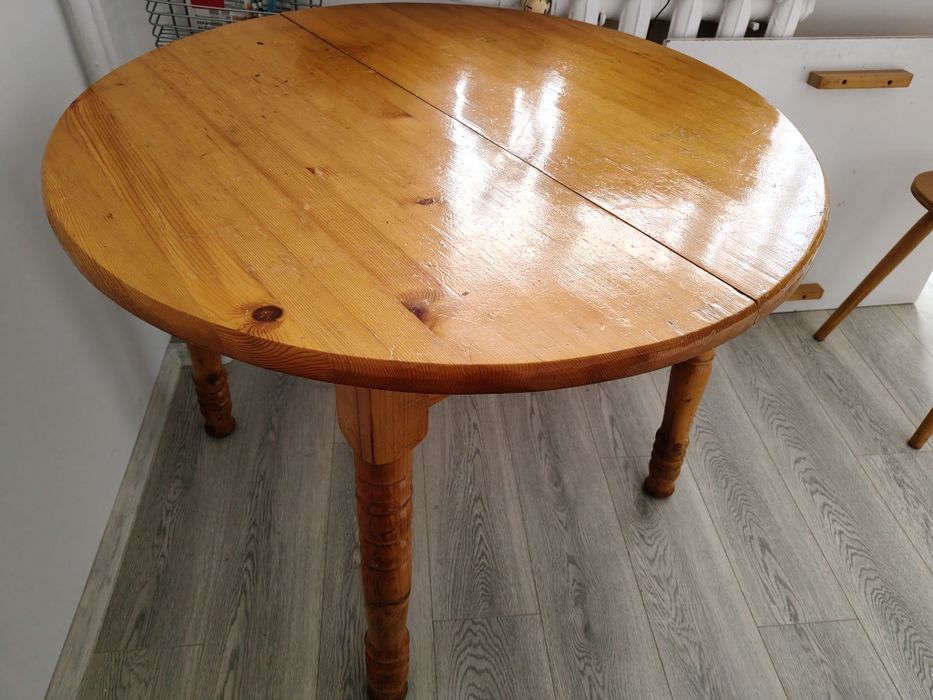 Масивна кръгла разтегателна маса