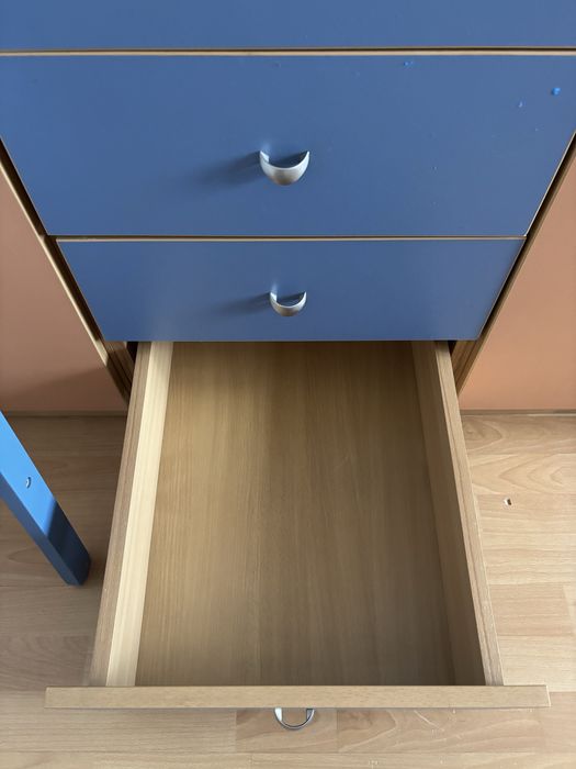 Двуетажно легло със секция