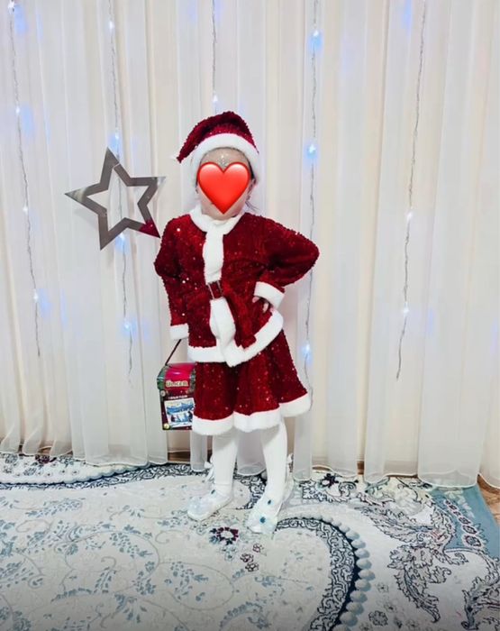 Продам костюм  Санты для девочек