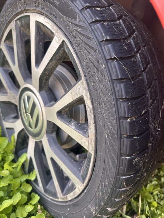 Volkswagen UP - цяла или на части