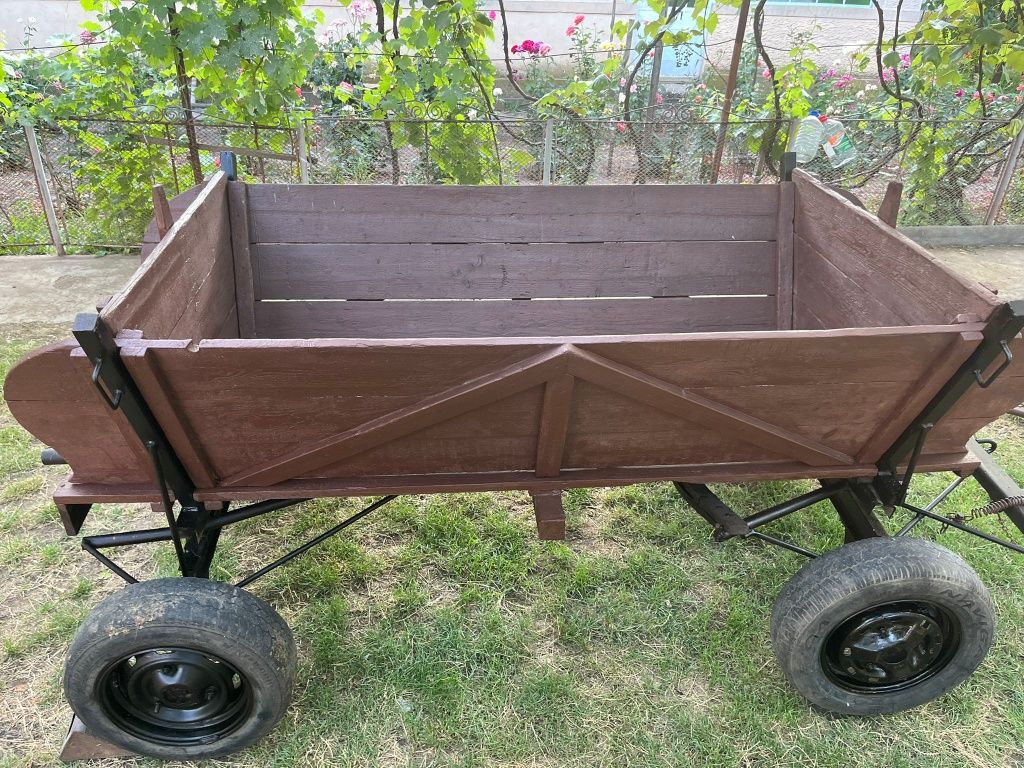 Vând căruță perfect funcțională
