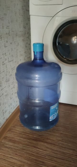 Бутыль 19 литров пластик