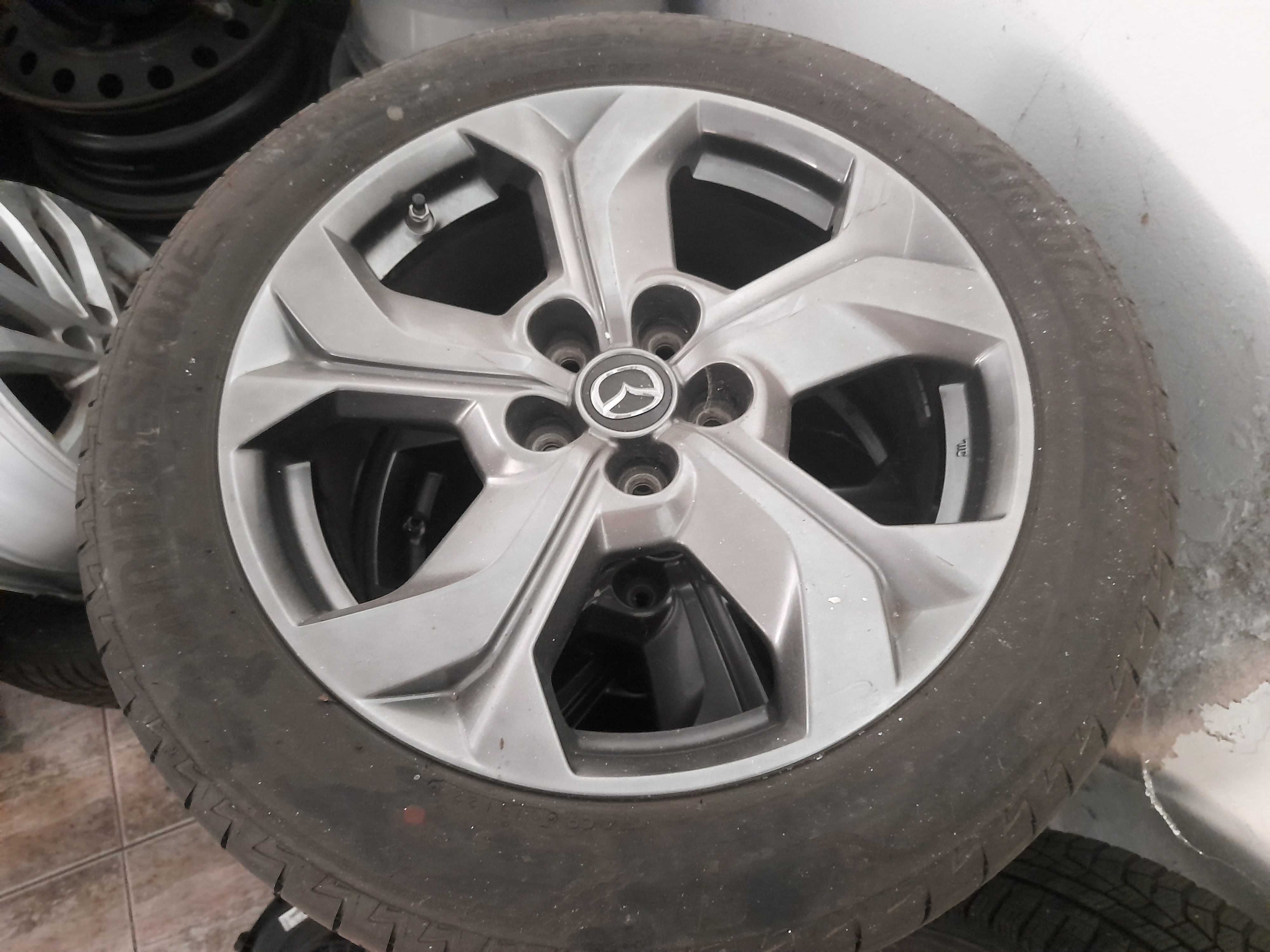 Гуми с Джанти 18" инча Bridgestone 215/55 18 електрическа Mazda MX-30