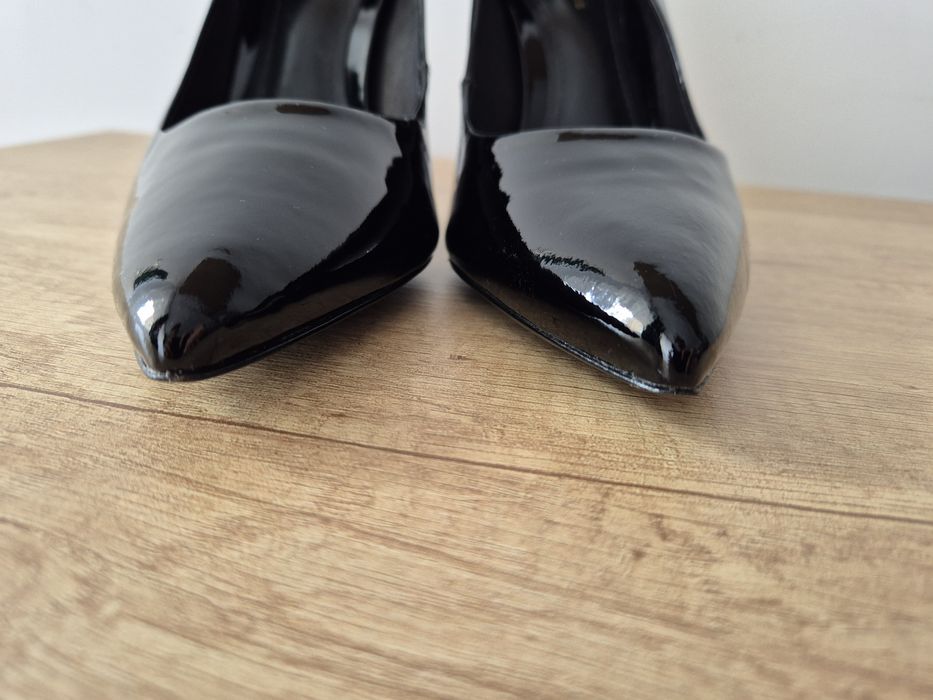 Pantofi piele naturală lăcuită Cosmoparis 39