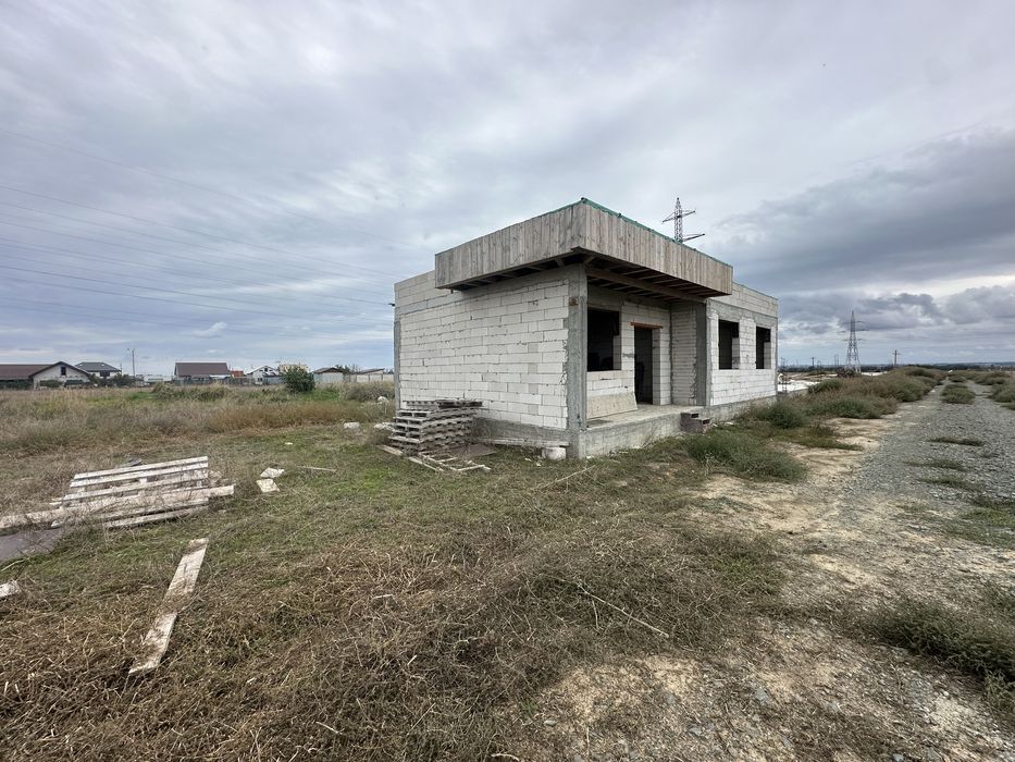 Casa parter de vanzare str. Campului colt cu Garii