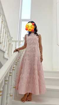 Платье бренда Malli