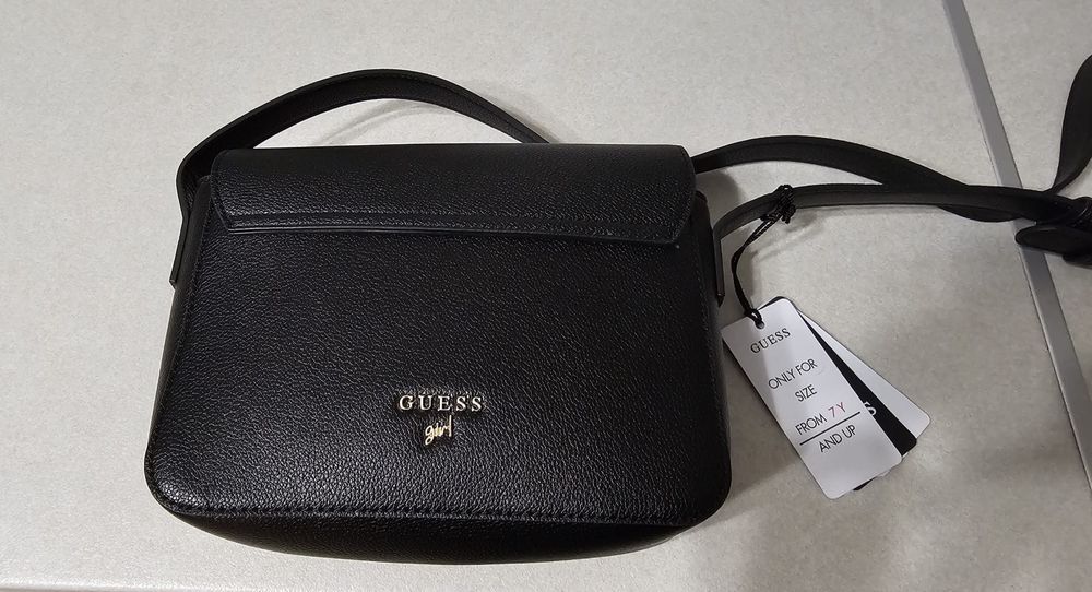 Geantă Guess nouă cu etichetă damă negru
