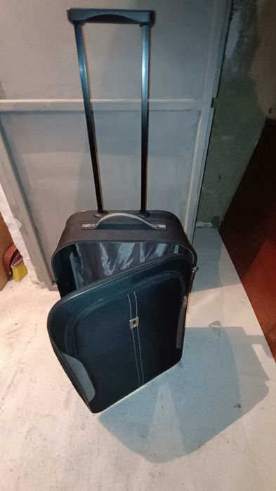 Troller/bagaj mediu cu 2 roti și mâner extensibil