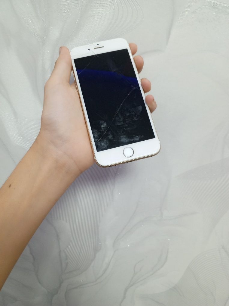 IPhone 6s цвет gold на запчасти