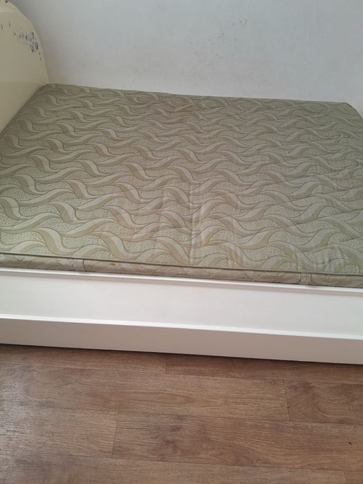 Продам спальный гарнитуры