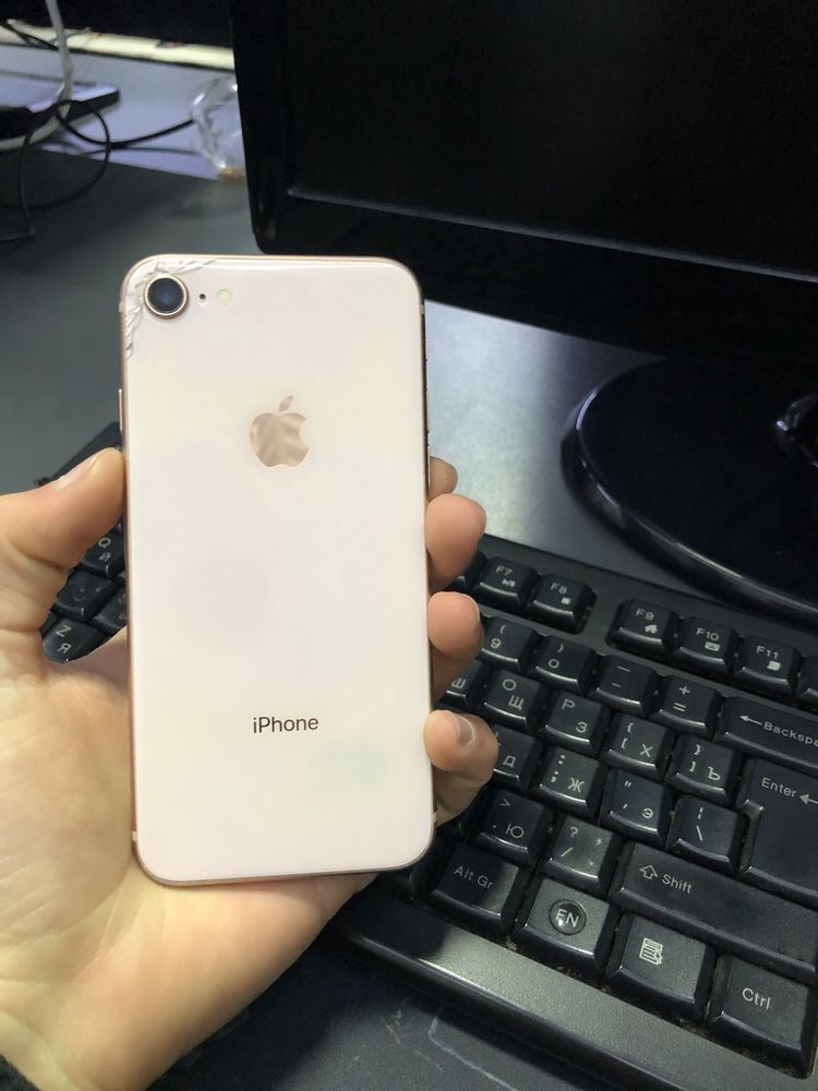 Iphone 8 ideal xolatda