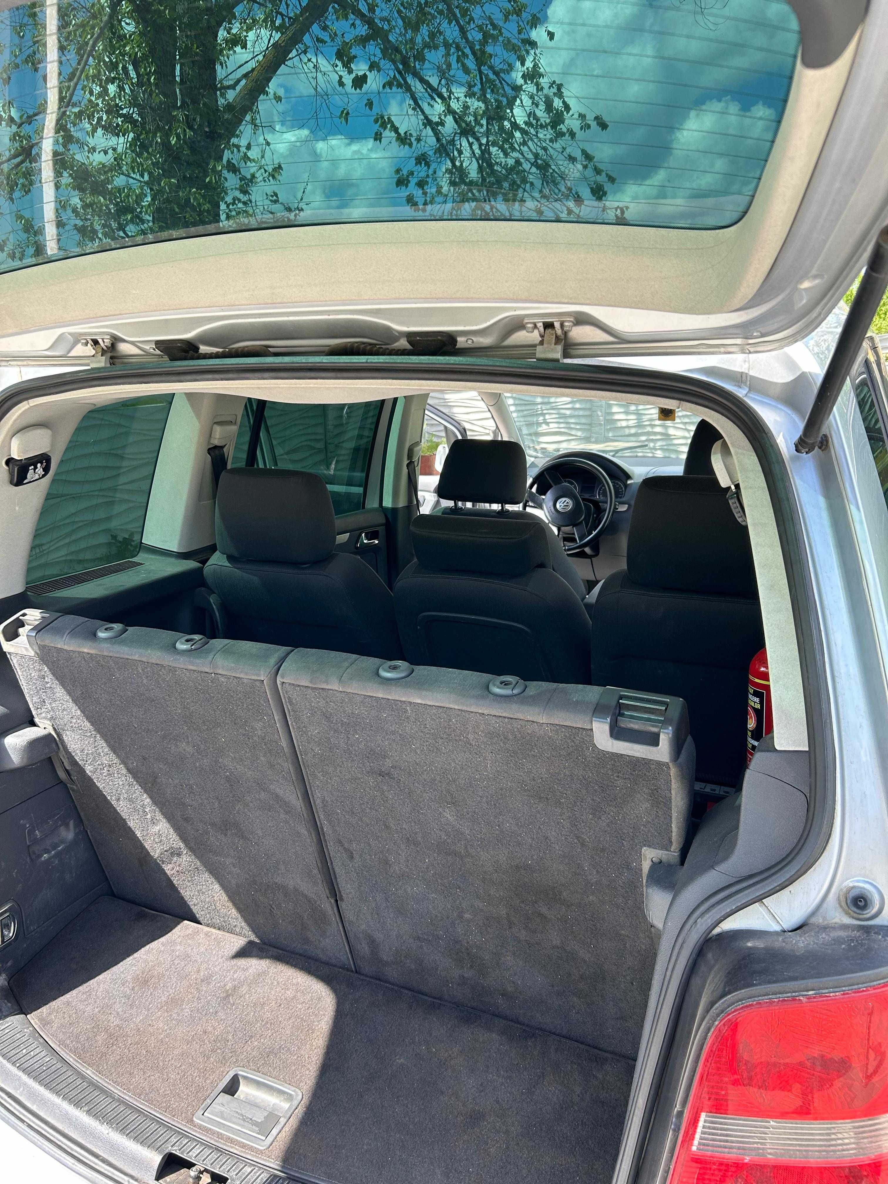 Vând volkswagen Touran 2.0 TDI / 7 locuri