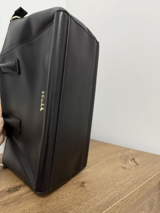 Чанта Guess - кожена