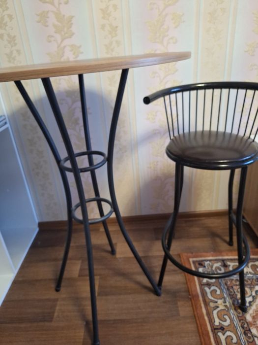 Продам стол со стулом