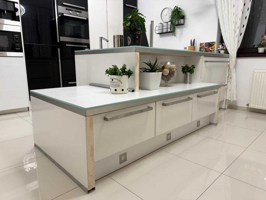 Ofer spre vanzare mobila bucatarie