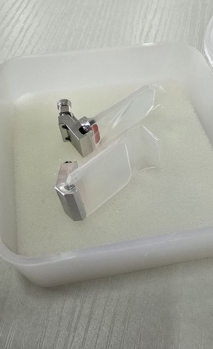 Lentila de focalizare/ colimatoare/ oglinda. Sudura /curatare cu laser