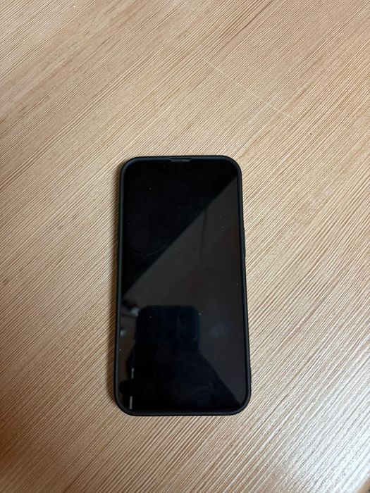 Vând telefon Iphone 13