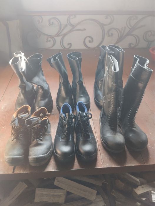 Ишга кийиш учун хар хил турдаги сапог ва ботинкалар