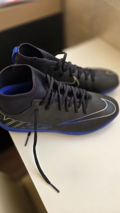 Incaltaminte fotbal !