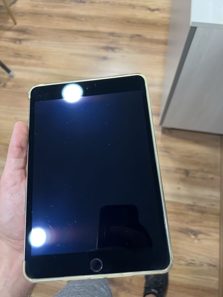 Таблет Apple iPad mini 4 128GB