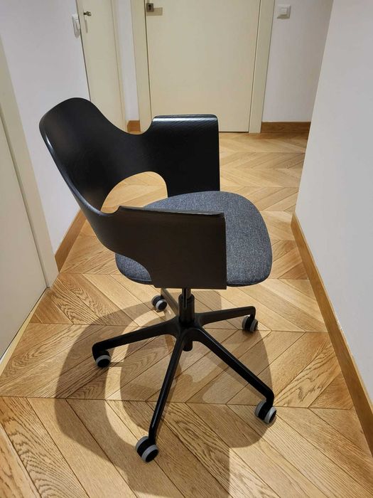 scaun birou rotativa din lemn negru