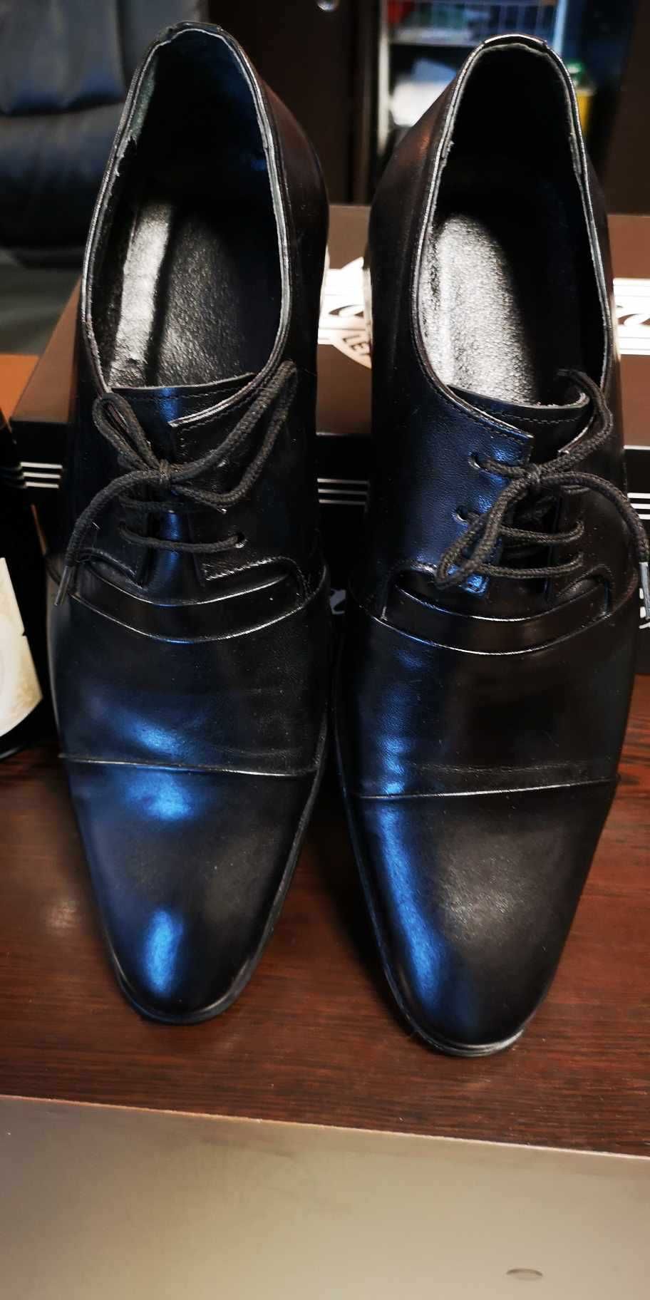 Официални, елегантни мъжки обувки