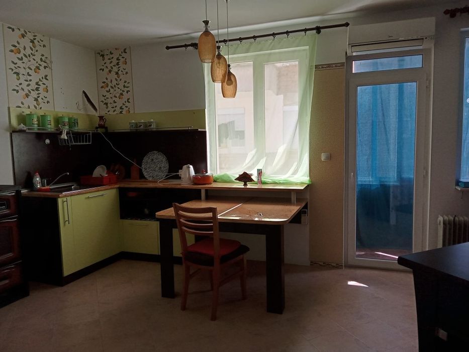 Дава се под наем студио едностаен апартамент