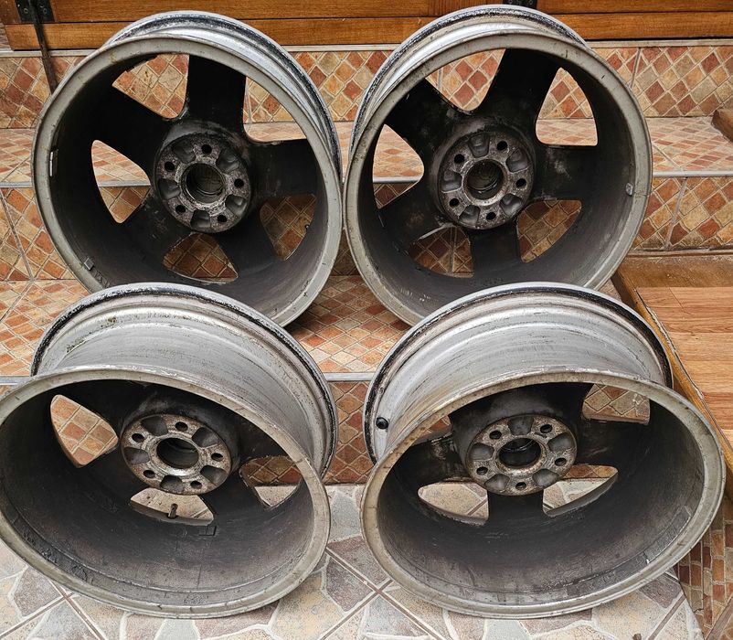 Vând jante de aliaj pentru audi