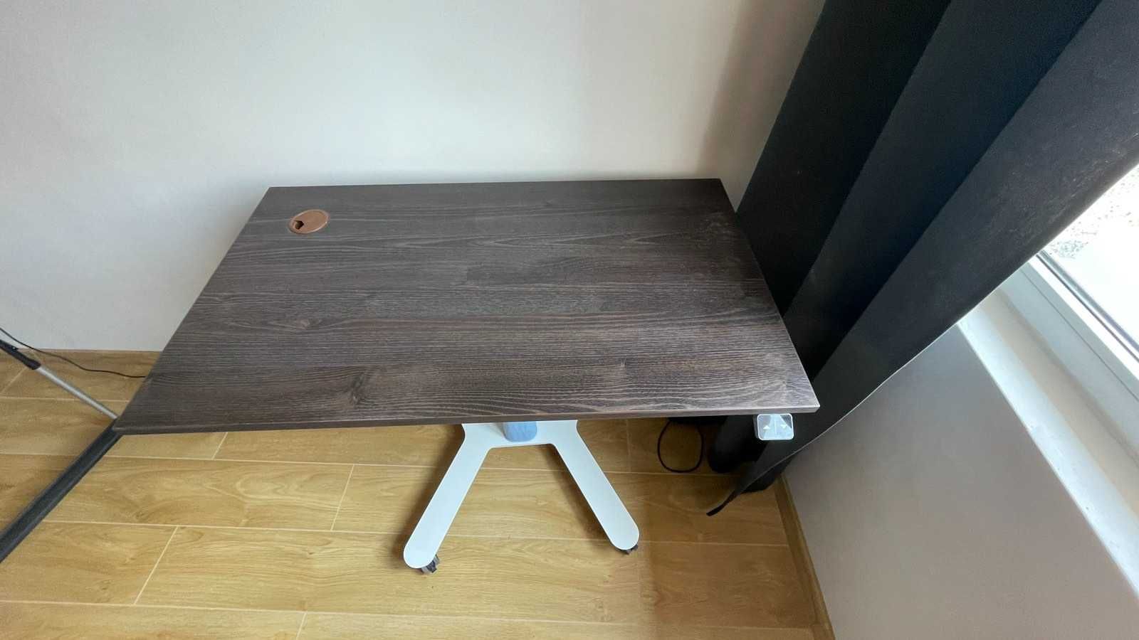 Офис бюро с повдигащ механизъм от ChairPro