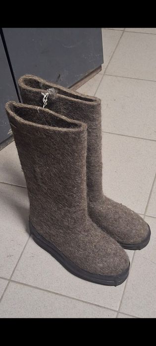 Продам   валенки  новые