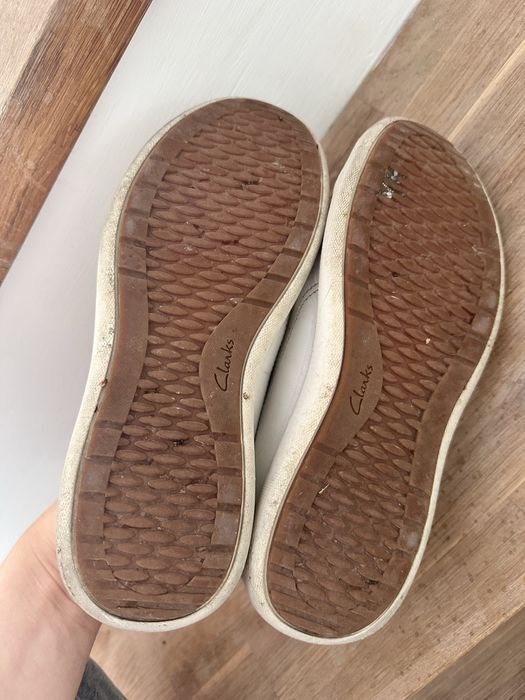 Маркови маратонки Clarks естествена кожа