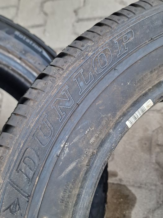 235 55 17 Dunlop 2 бр.