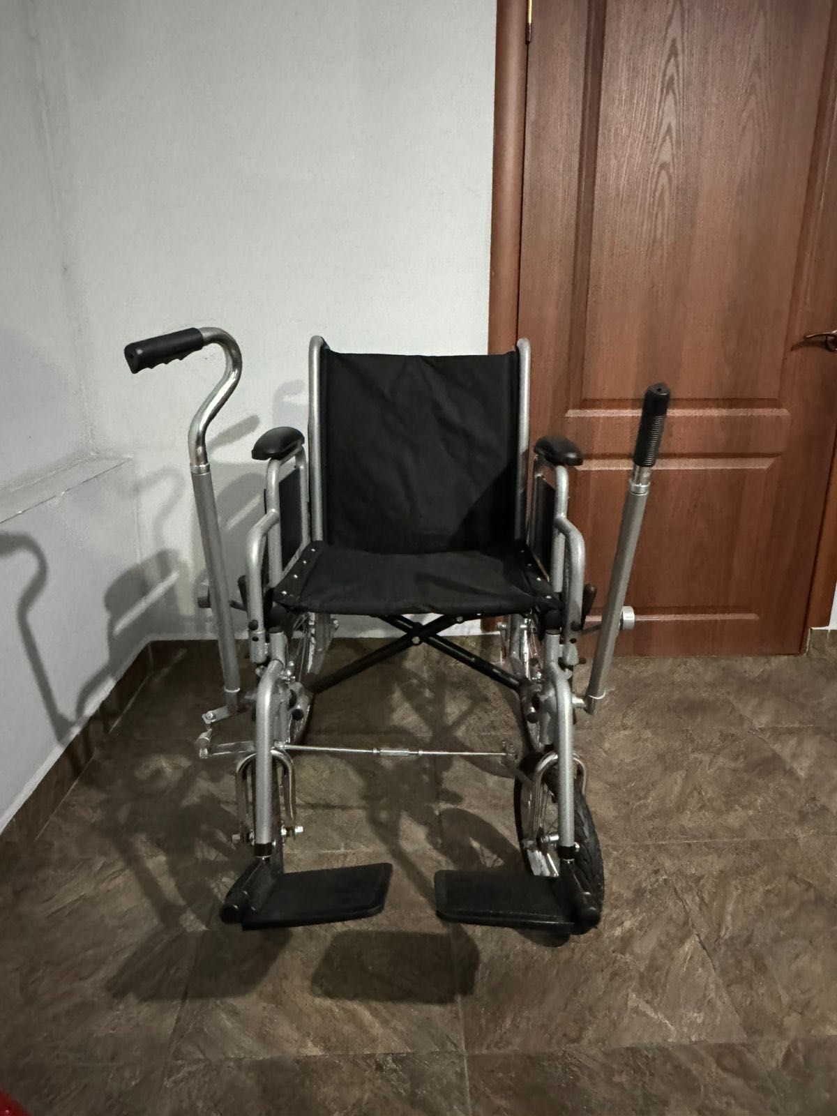 Продам инвалидное кресло