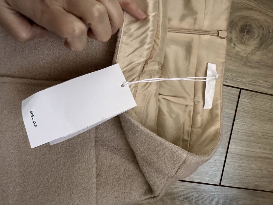 Fusta lana Hugo Boss, marime L, noua cu eticheta