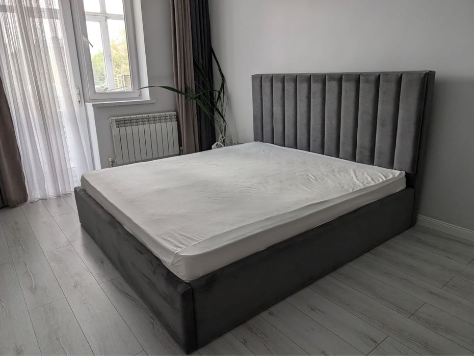 Кровать с матрасом. В отличном состоянии