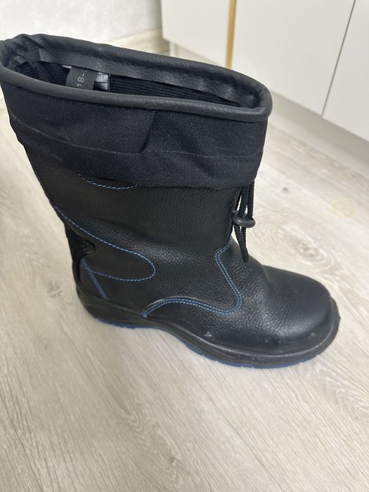 Продам сапоги новый