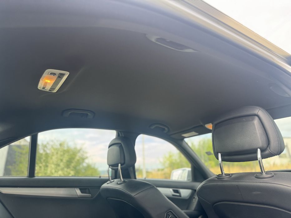 Dezmembrez Mercedes W204 C220 facelift pachet amg