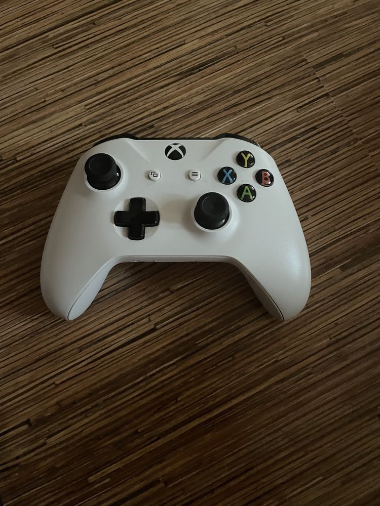 Xbox one S 500gb + игри