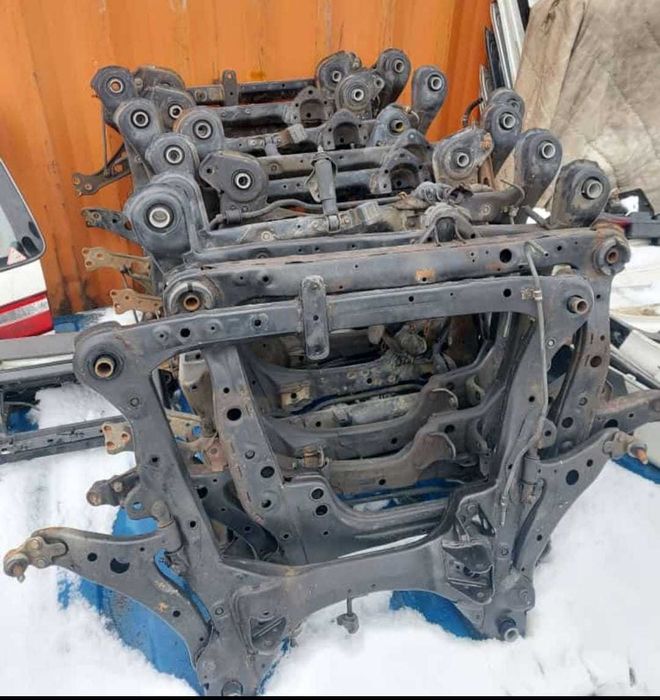 Балка под двс Toyota Windom 20,21 /,Camry 20,25 / Gracia