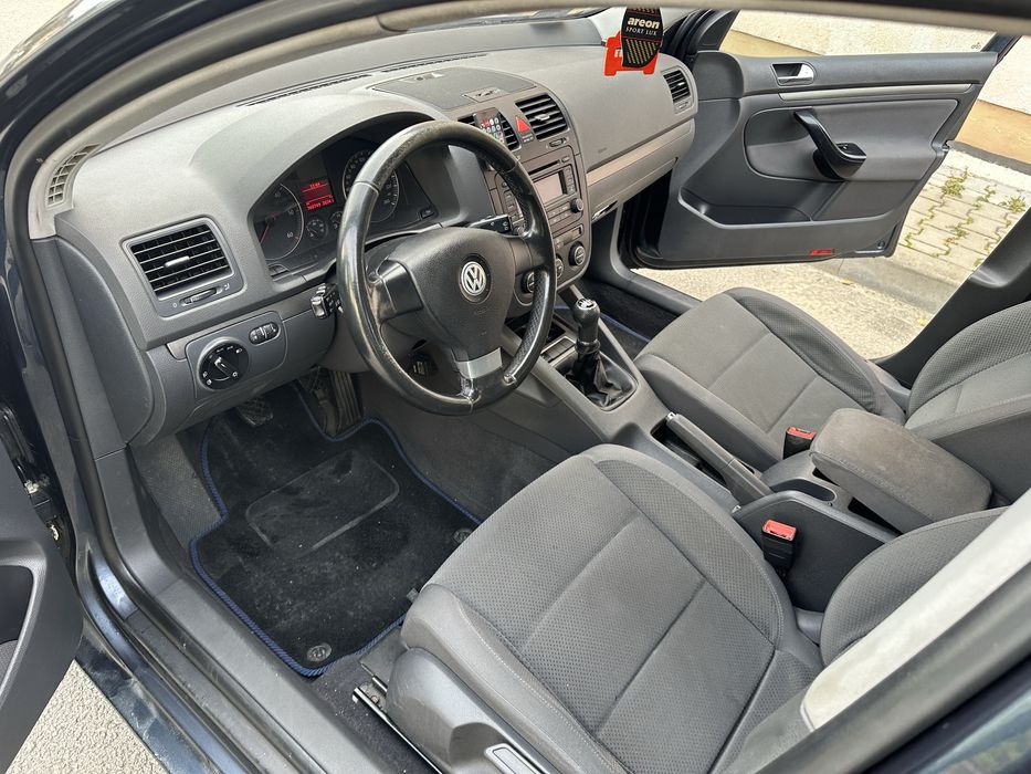 Am de vazare golf 5 in stare foarte buna mai multe la tel