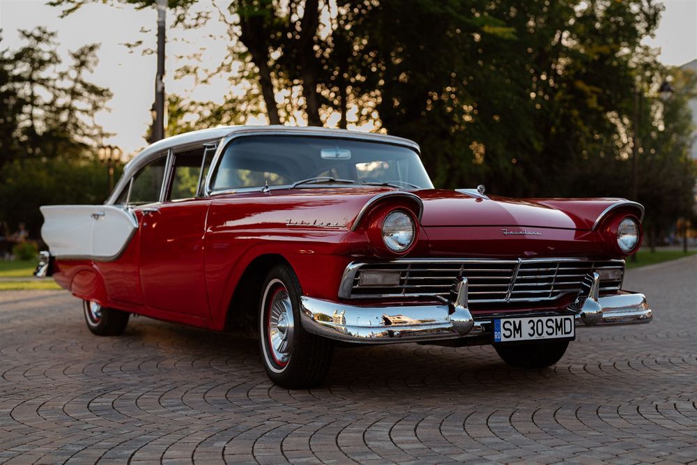 Mașină de epocă pentru evenimente Ford Fairlane 1957