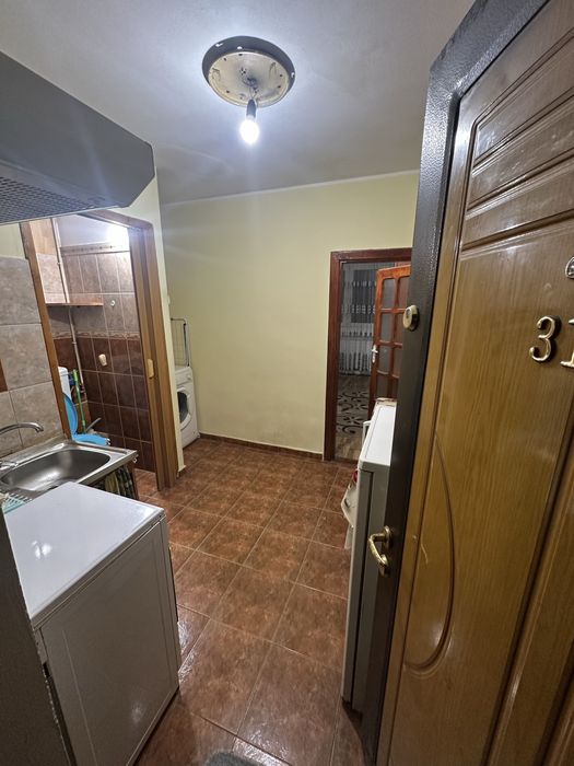 Inchiriez garsoniera George Enescu