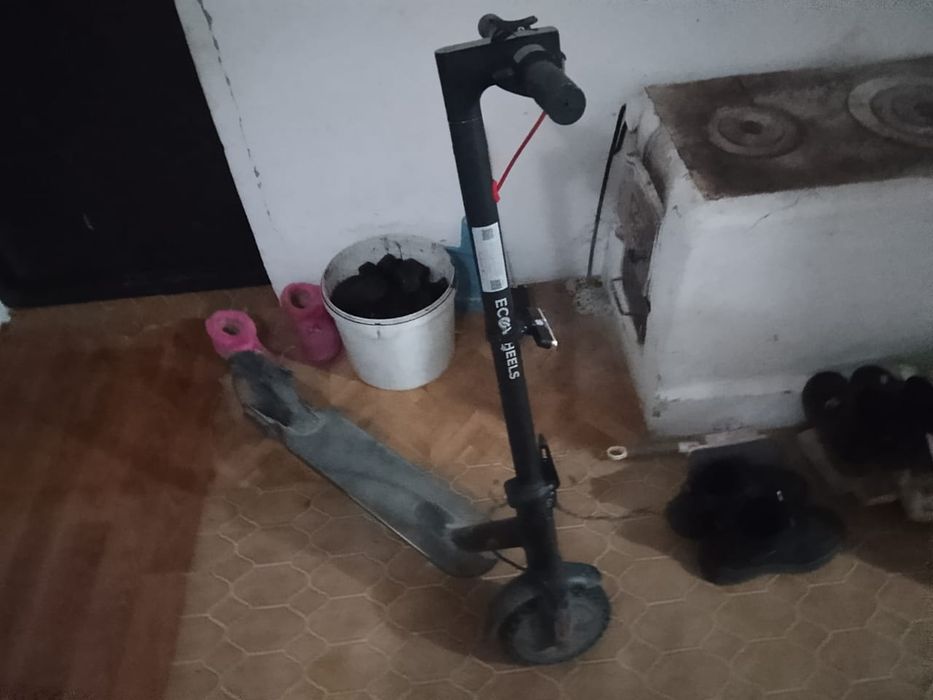 Электросамокат в хорошем почти новый