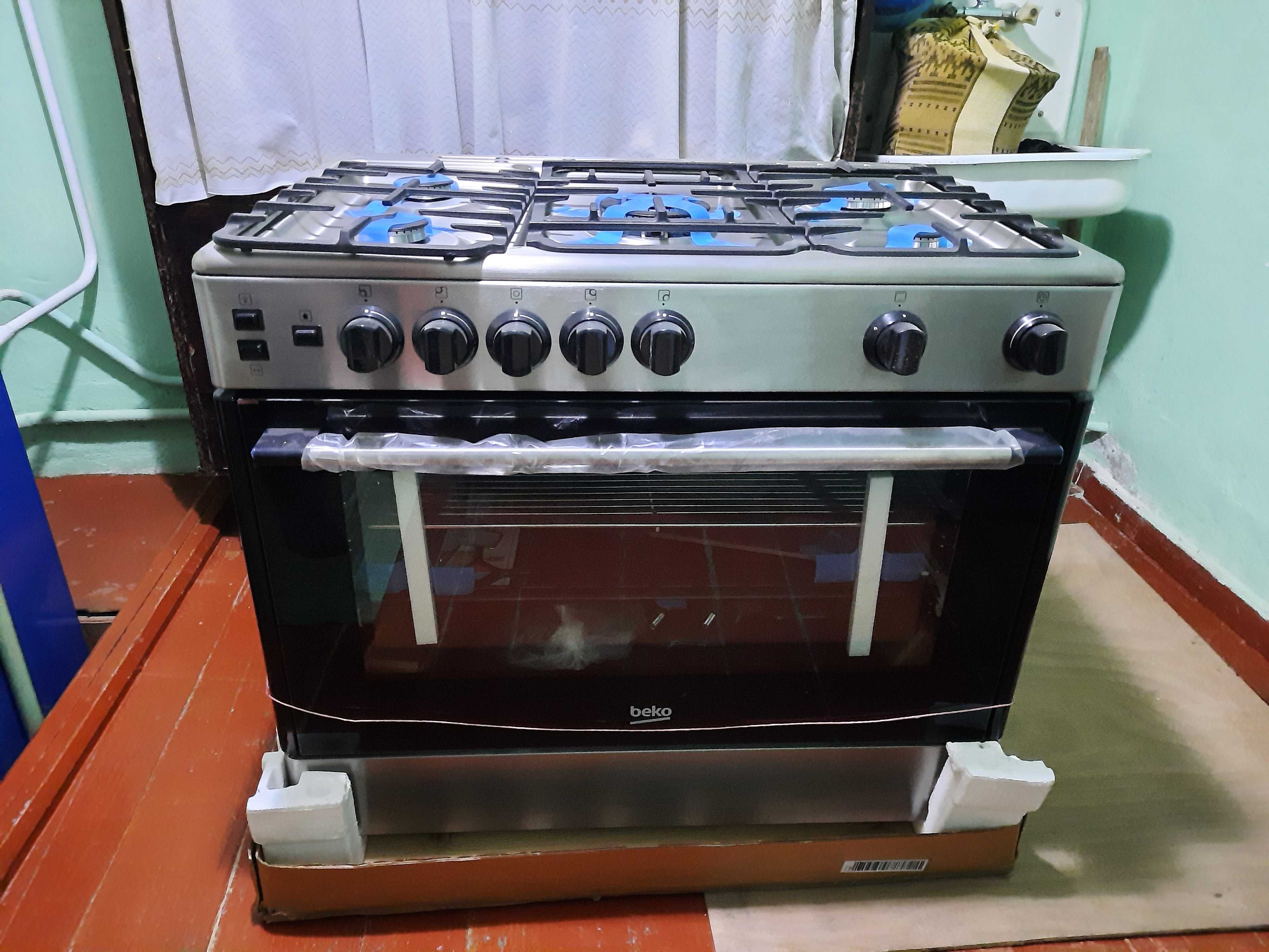 Газовая плита новая на 5 конфорок от Beko GG15115DX в Чирчике