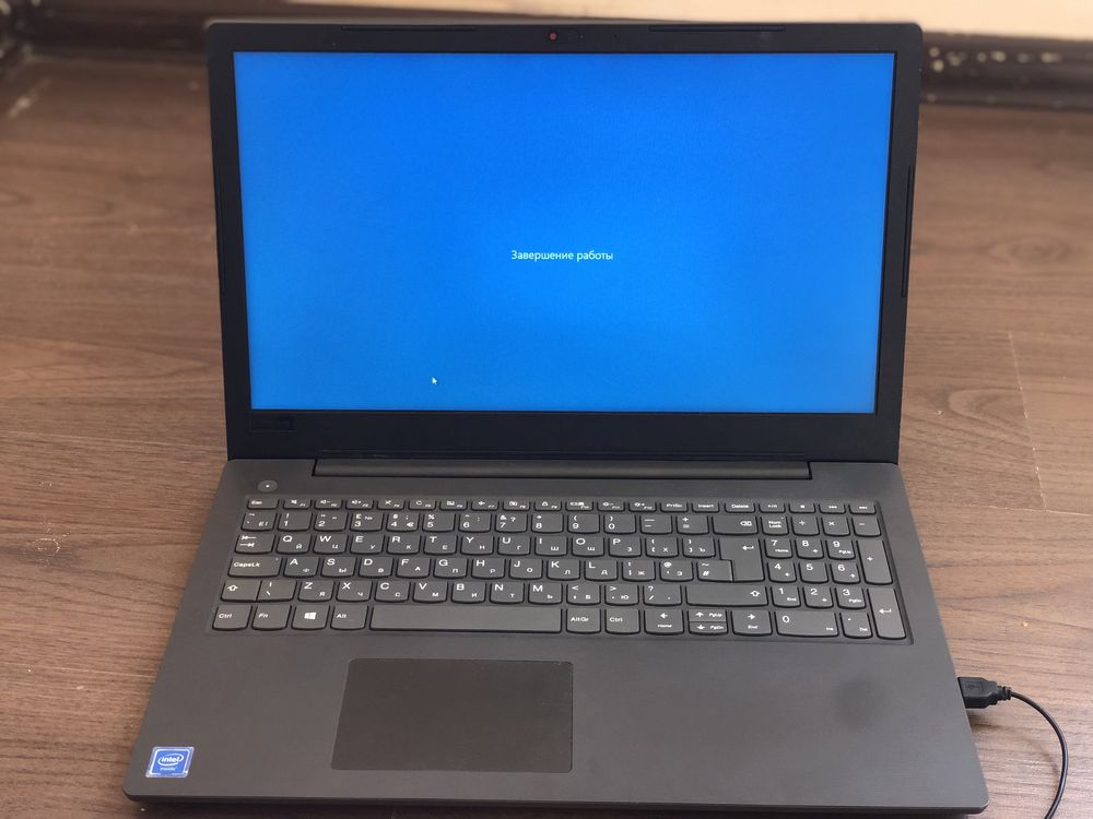 Lenovo noutbuk sotiladi