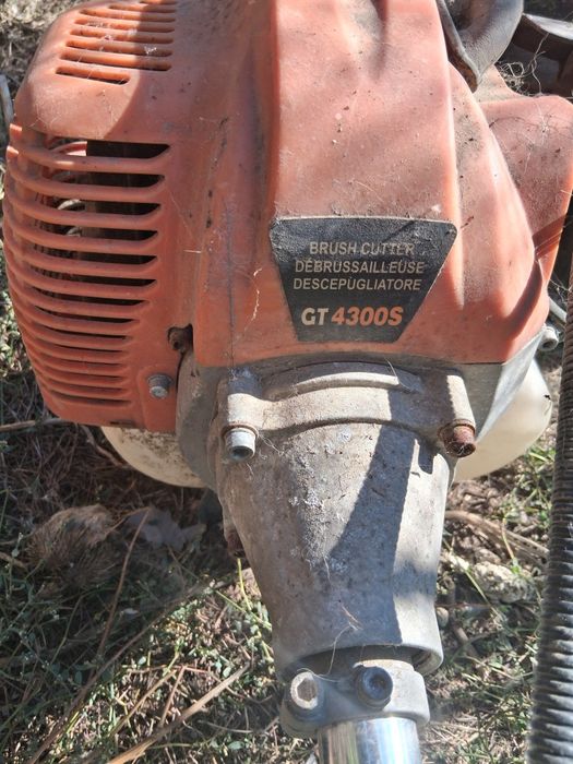 Vand motocoasa pe benzina