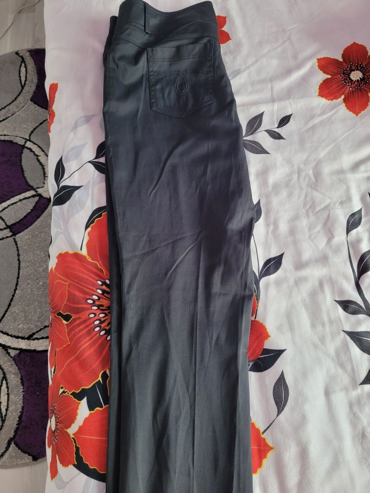 Vand pantaloni și blugi dama