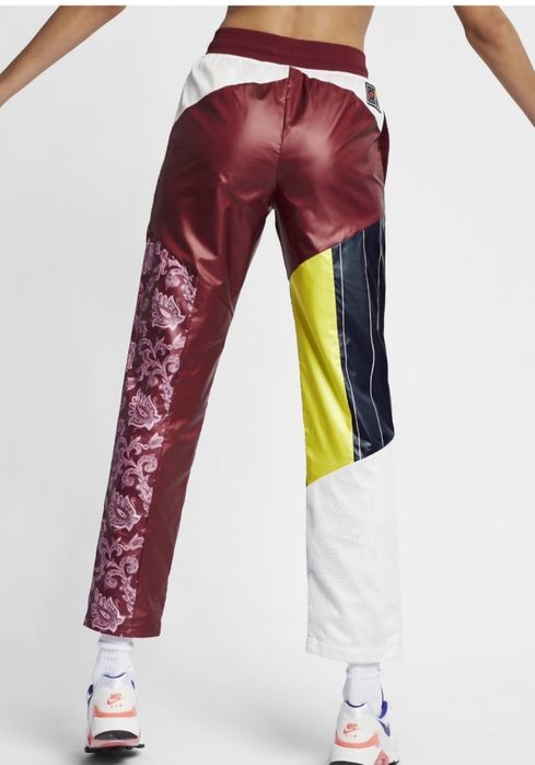 Nike NSW уникален оригинален дамски екип М/Л размер