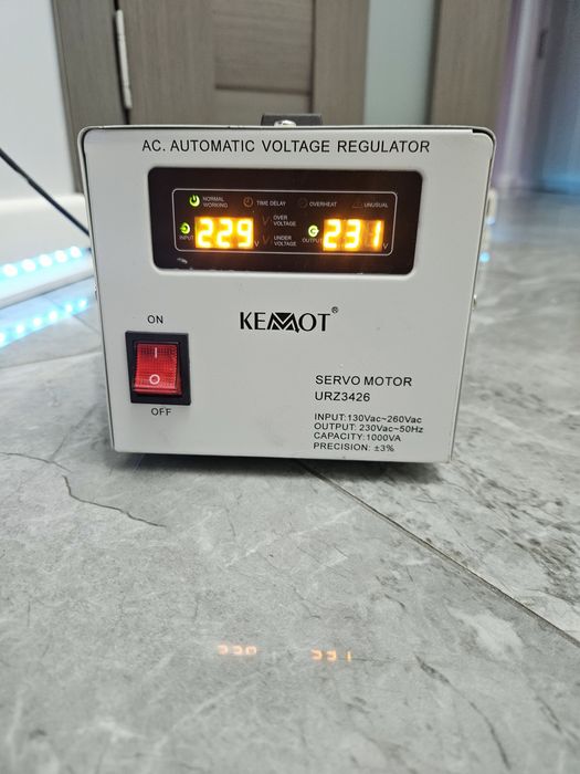 Stabilizator de tensiune 1000 VA